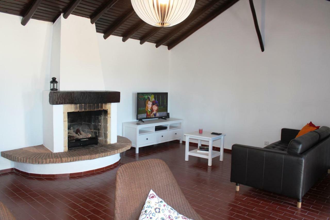 Trivial Pisao - Casa De Ferias, Para A Sua Familia Raposeira  Exterior foto